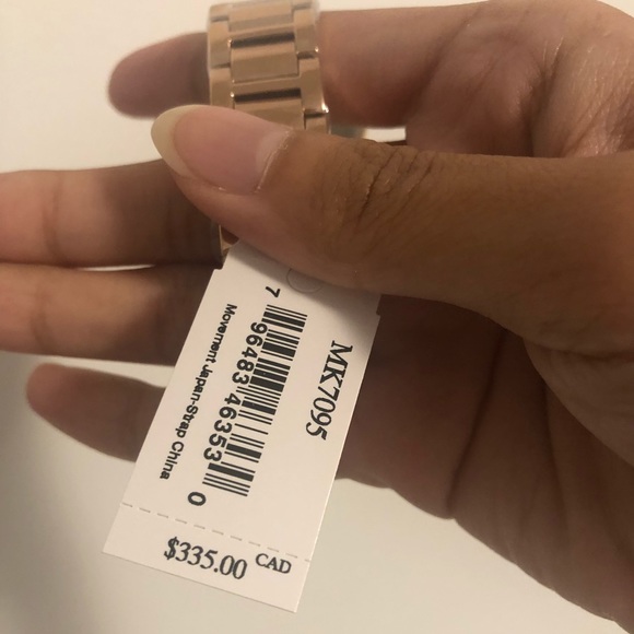 Michael Kors Watch - Picture 6 of 6